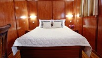 Luna -  Queen Cabin